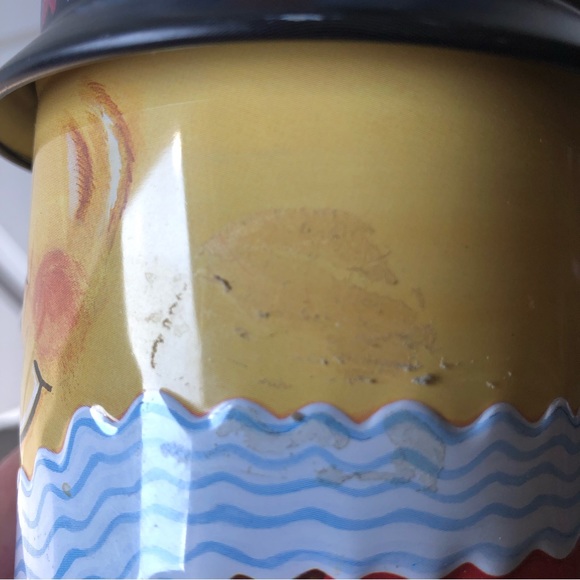 Harrods Beefeater Bear Collectable Piggy Bank - Originally a shortbread Tin. - Picture 7 of 7